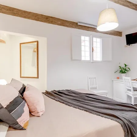 Domus De Fiori * Rom