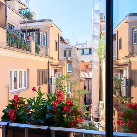 Domus De Fiori Apartment *