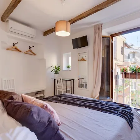 Domus De Fiori روما
